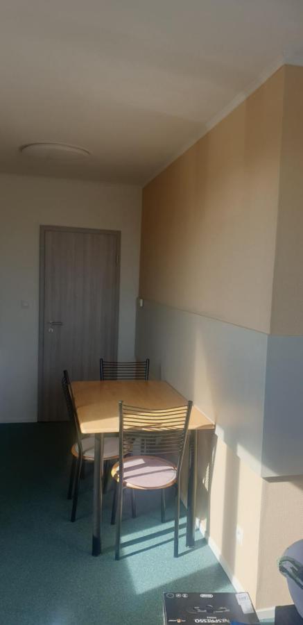 Apartamento Louis Maaseik Exterior foto